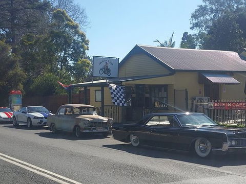 Idle In Cafe - Holiday Sunshine Coast 0