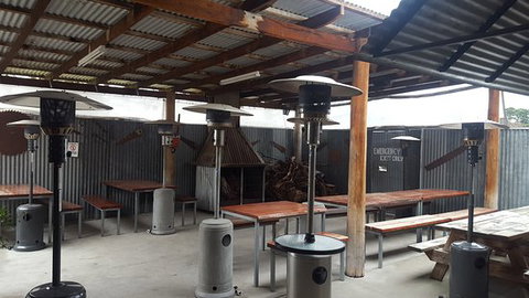 Loaded Dog Hotel Restaurant - Sunshine Coast Tourism 0