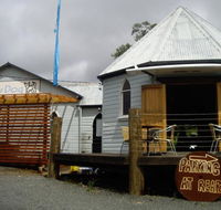 Salty Dog Seafood Cafe - Holiday Sunshine Coast