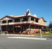 The Royal Hotel - Holiday Sunshine Coast