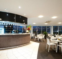 Benjamin's Dining  Bar - Holiday Sunshine Coast