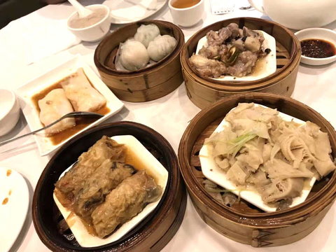 Canton Bay Chinese Restaurant - Holiday Sunshine Coast 0