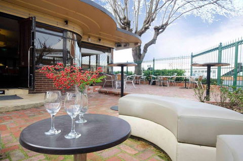 Granada Cafe - Holiday Sunshine Coast 0
