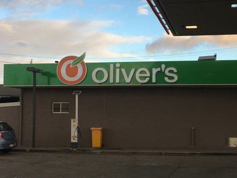 Oliver's Goulburn - Holiday Sunshine Coast 0