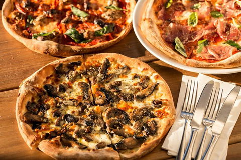 Piccolo Pizza - Camp Hill - Sunshine Coast Tourism 0