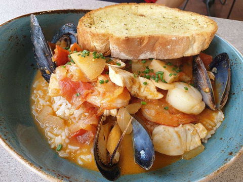 Urban Grooves Cafe - Holiday Sunshine Coast 0