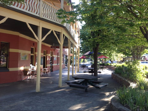 Alpine Hotel Bright - Sunshine Coast Tourism 0