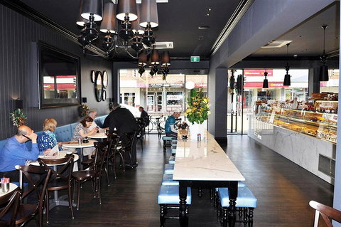 Laurent - Balwyn - Sunshine Coast Tourism 0