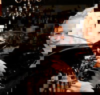 Stone's Throw - Holiday Sunshine Coast