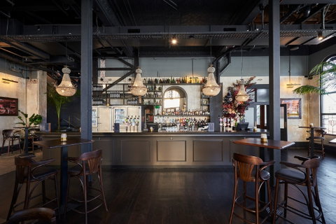 The Royal Hotel - Holiday Sunshine Coast 0