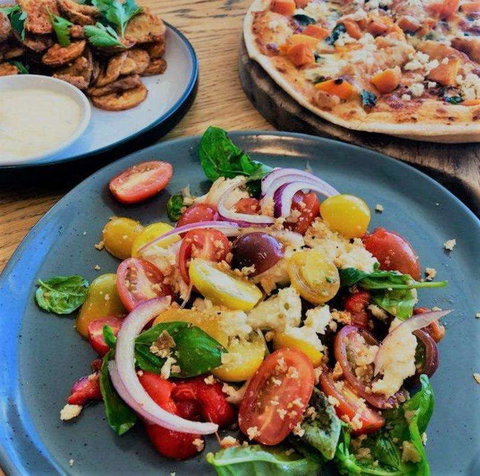 Tom's Italian - Holiday Sunshine Coast 0