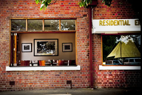 Elephant And Castle Hotel - Sunshine Coast Tourism 2