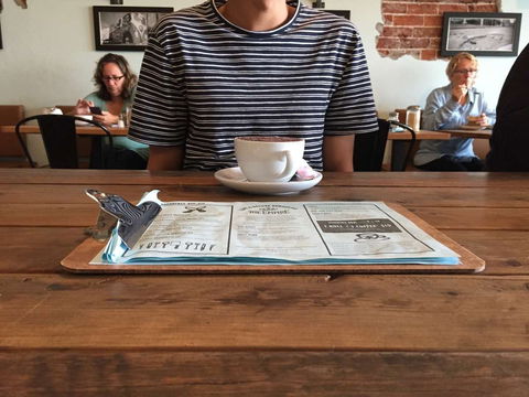 The Empire Cafe - Holiday Sunshine Coast 0