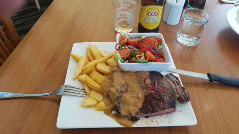 Charlie's Restaurant & Bar - Sunshine Coast Tourism 0