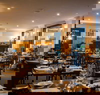 Deco Wine Bar and Restaurant - Holiday Sunshine Coast