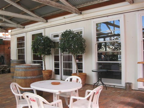 Star Hotel Ruthergen - Holiday Sunshine Coast 1