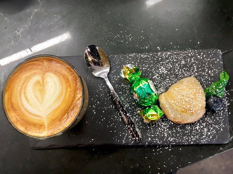 Bar Al Centro - Holiday Sunshine Coast 0