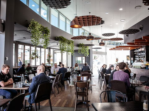 EQ Cafe And Lounge - Holiday Sunshine Coast 0