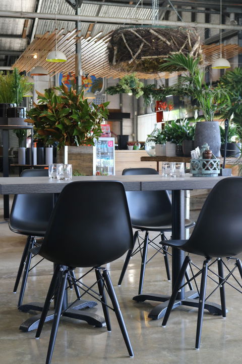 Fork N Flower - Holiday Sunshine Coast 0