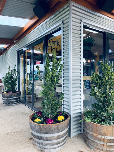 Fork N Flower - Holiday Sunshine Coast 1