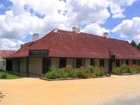 Grazing At Gundaroo - Sunshine Coast Tourism 0