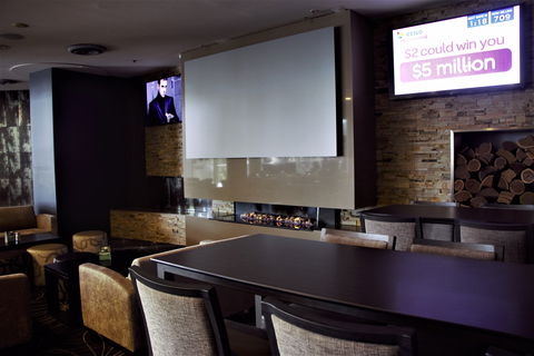 Queanbeyan Leagues Club - Sunshine Coast Tourism 1