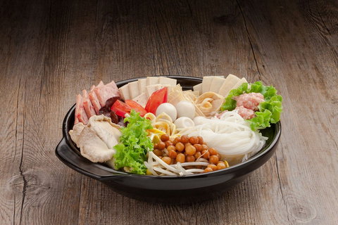 Shamrock Hotel - Sunshine Coast Tourism 0