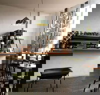 The Retreat Hotel - Sunshine Coast Tourism