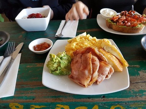 Ananas Espresso - Sunshine Coast Tourism 0
