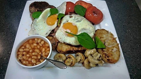 Little Gemz Cafe - Holiday Sunshine Coast 0