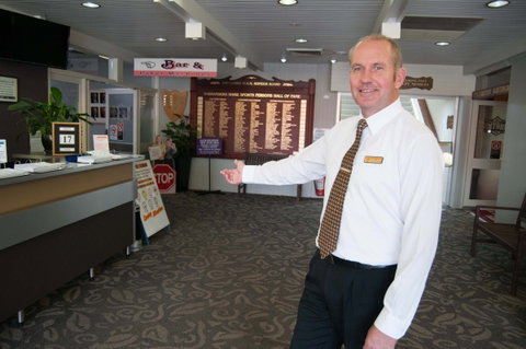 Narrandera Ex-Servicemen's Club - Sunshine Coast Tourism 1