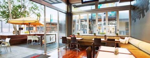 North Lakes Tavern - Holiday Sunshine Coast 0