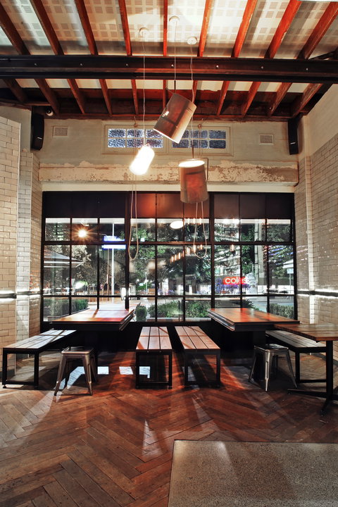 Public Bar - Sunshine Coast Tourism 1