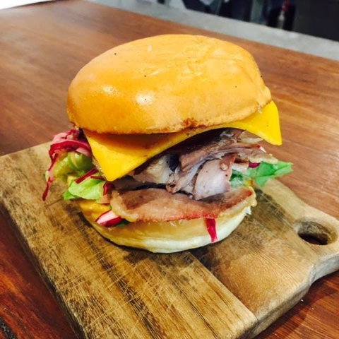 The Cricketers Arms Hotel - Holiday Sunshine Coast 0