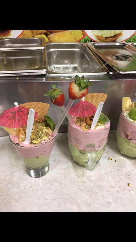 Dessert Palace - Sunshine Coast Tourism 0