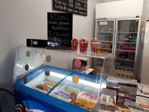 E'Claire's Coffee Shop - Holiday Sunshine Coast 2