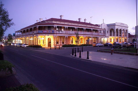 Jens Town Hall Hotel - Sunshine Coast Tourism 0