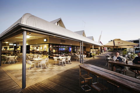 Kawana Waters Hotel - Holiday Sunshine Coast 0