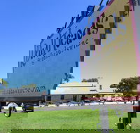 RedHeads Wine - Sunshine Coast Tourism