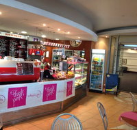 SJ's Bistro - Holiday Sunshine Coast