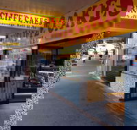 Arncliffe Cakes - Holiday Sunshine Coast