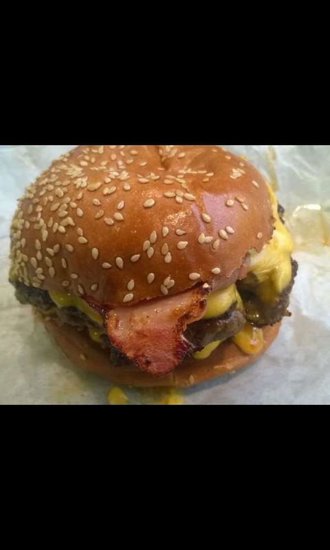 Burger Factory And Juice Bar - Holiday Sunshine Coast 0