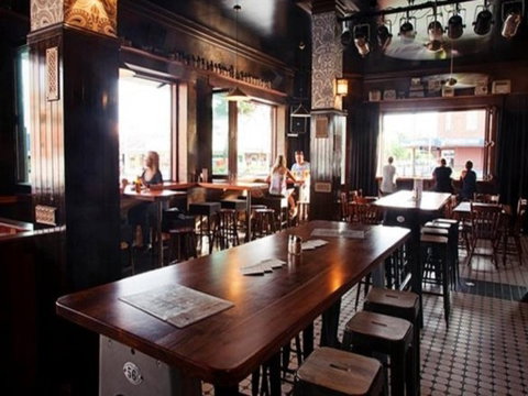 Mary G's - Sunshine Coast Tourism 0