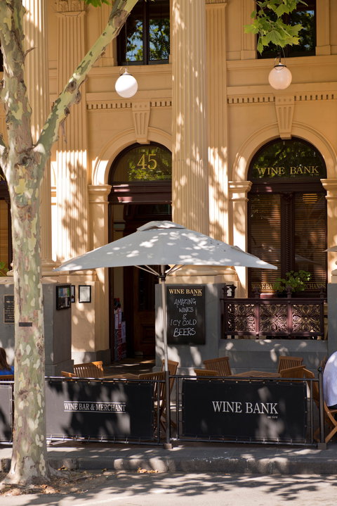 Wine Bank On View - Sunshine Coast Tourism 2