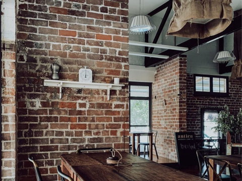 Antica Australis - Holiday Sunshine Coast 1