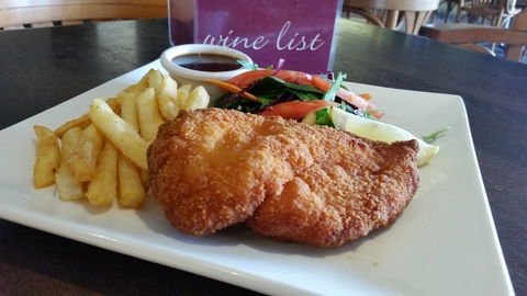 Bistro - Long Jetty Hotel - Holiday Sunshine Coast 0