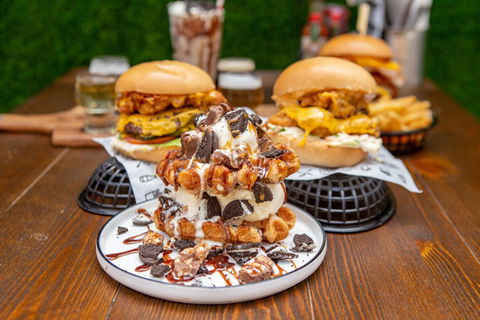 Flame Trees Burger Bar - Bayswater - Holiday Sunshine Coast 0
