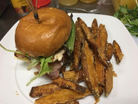 Grill And Bare Cafe Restaurant - Holiday Sunshine Coast 0