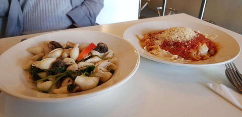 Hog's Australia's Steakhouse - Sunshine Coast Tourism 0