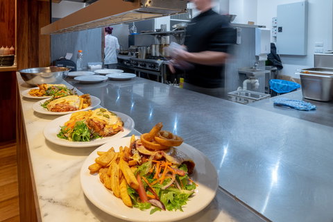 The Corner Hotel Alexandra - Sunshine Coast Tourism 1